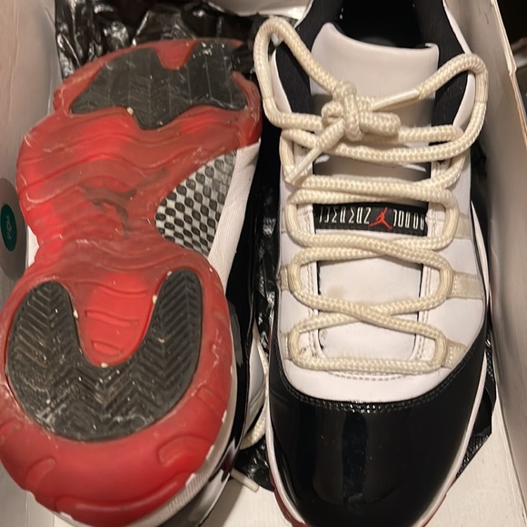 Retro 11 - Picture 2 of 3